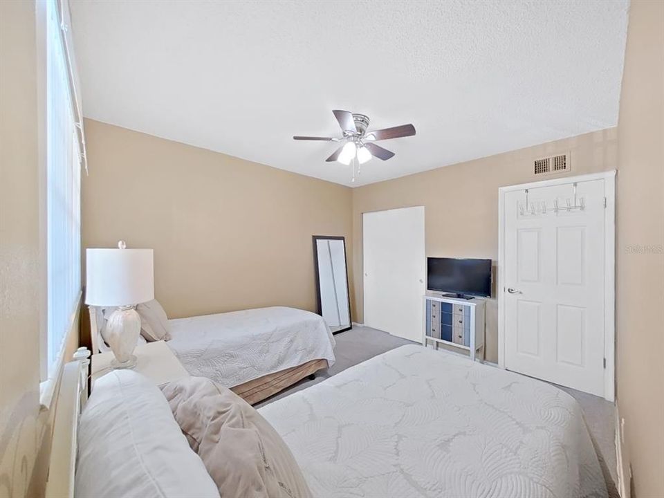 For Sale: $158,500 (2 beds, 2 baths, 1080 Square Feet)