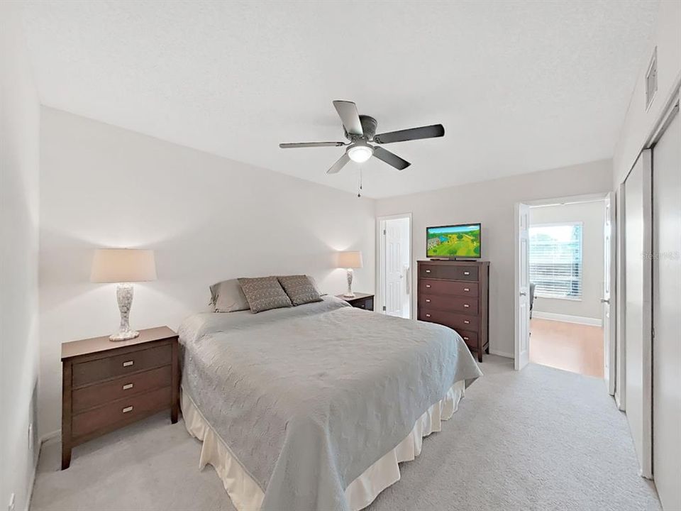 For Sale: $158,500 (2 beds, 2 baths, 1080 Square Feet)