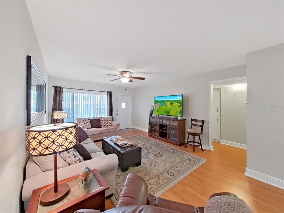 For Sale: $158,500 (2 beds, 2 baths, 1080 Square Feet)