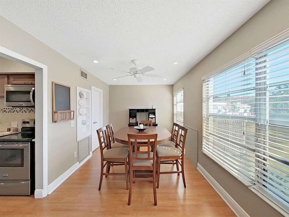 For Sale: $158,500 (2 beds, 2 baths, 1080 Square Feet)