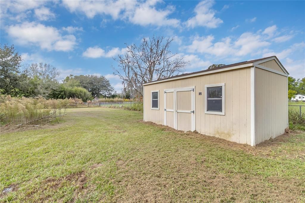 For Sale: $299,999 (3 beds, 2 baths, 1080 Square Feet)
