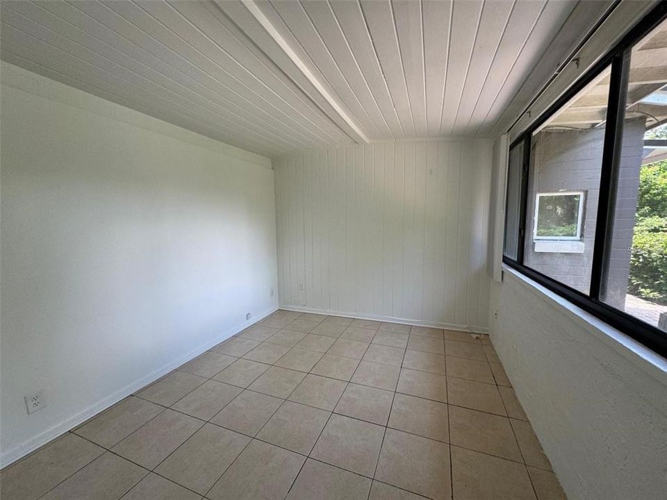 For Rent: $1,575 (1 beds, 1 baths, 645 Square Feet)