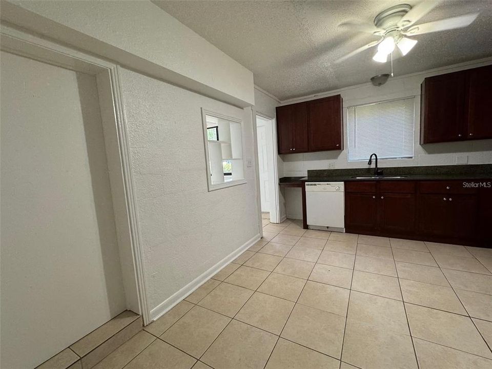 For Rent: $1,575 (1 beds, 1 baths, 645 Square Feet)