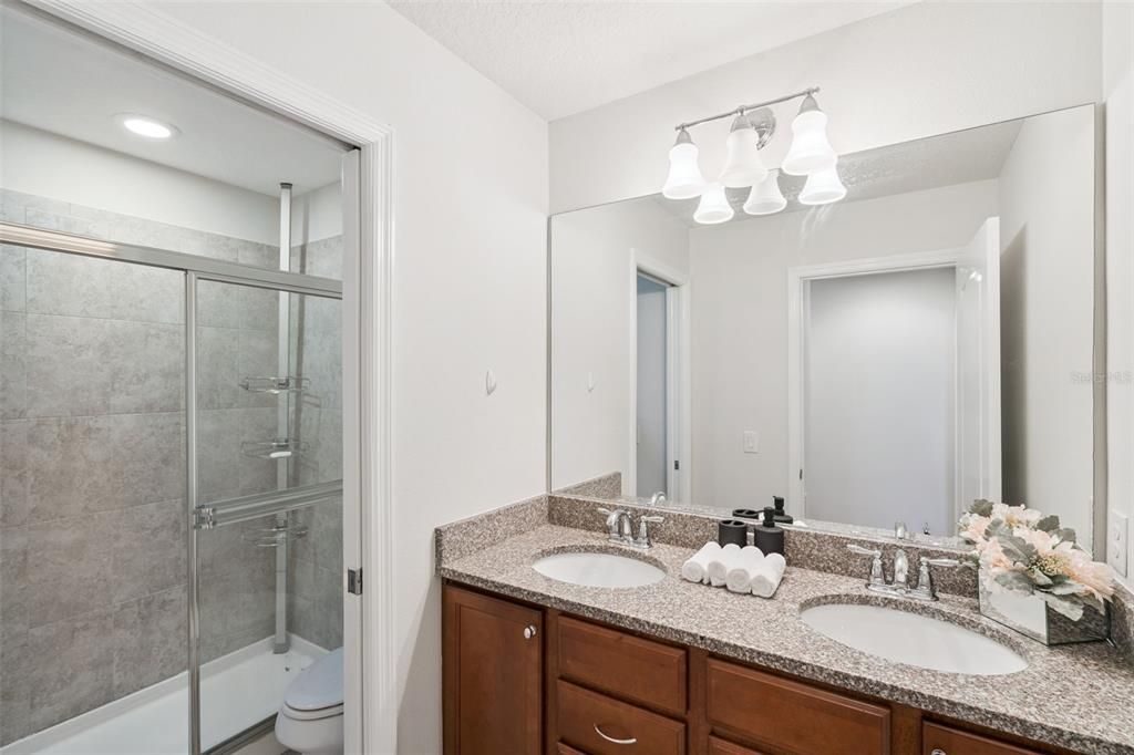 待售: $510,000 (6 贝兹, 4 浴室, 3142 平方英尺)