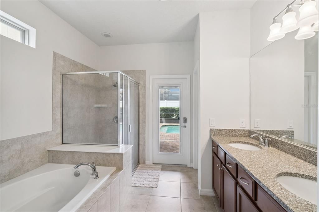 待售: $510,000 (6 贝兹, 4 浴室, 3142 平方英尺)