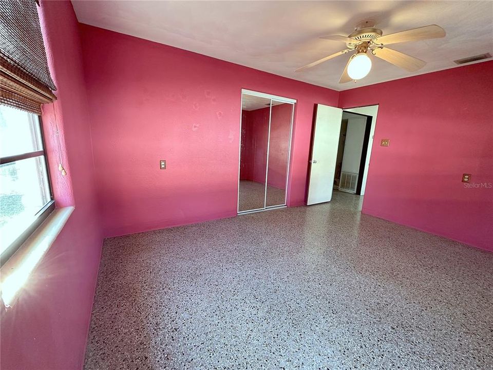 待售: $219,900 (2 贝兹, 1 浴室, 960 平方英尺)