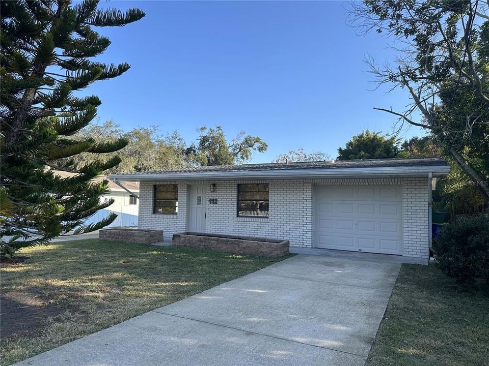 待售: $219,900 (2 贝兹, 1 浴室, 960 平方英尺)