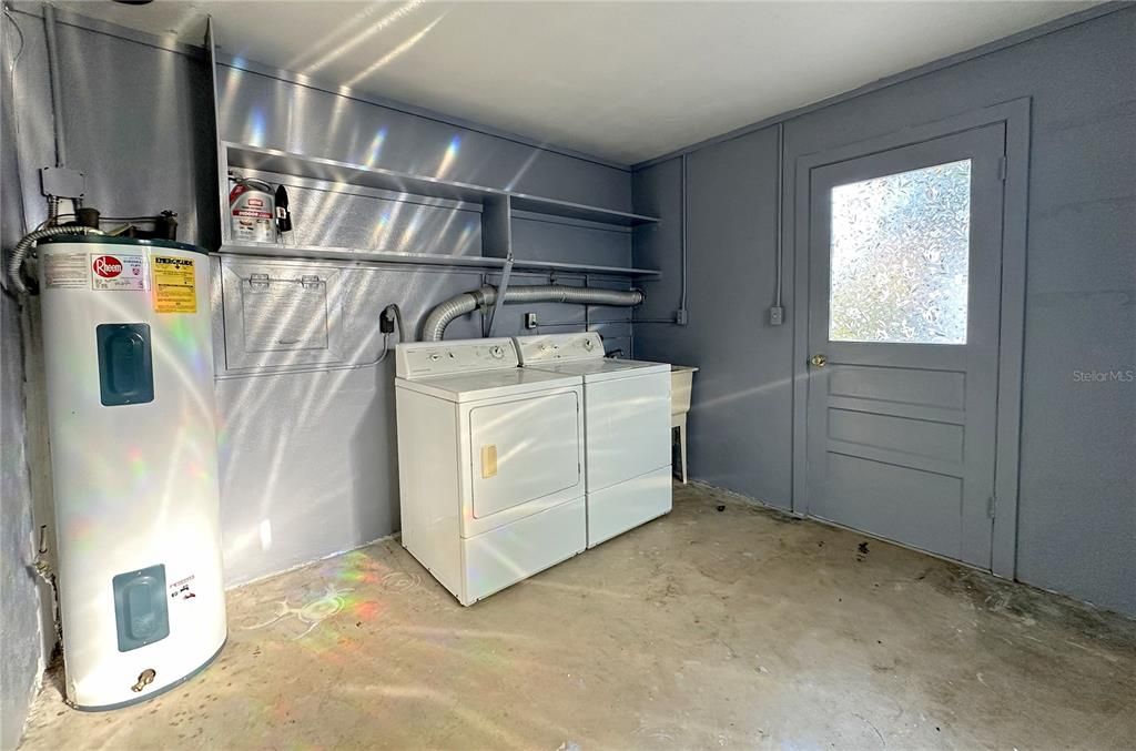 待售: $219,900 (2 贝兹, 1 浴室, 960 平方英尺)