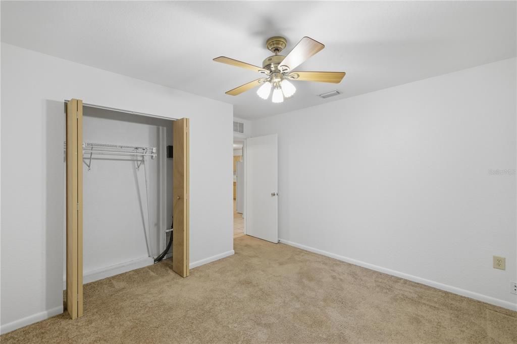 For Sale: $195,000 (3 beds, 2 baths, 1036 Square Feet)