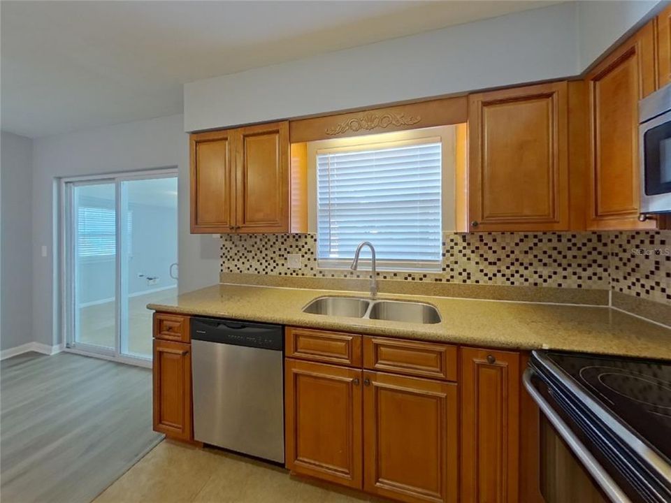For Rent: $2,069 (2 beds, 2 baths, 1216 Square Feet)