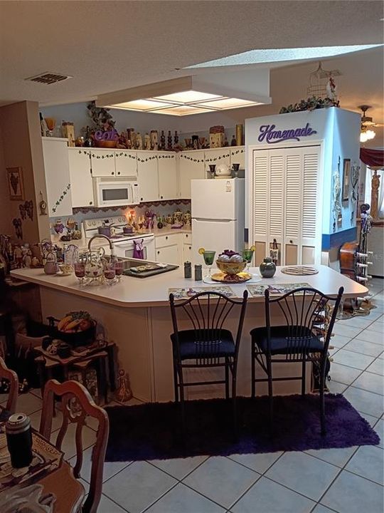 For Rent: $2,000 (3 beds, 2 baths, 1633 Square Feet)