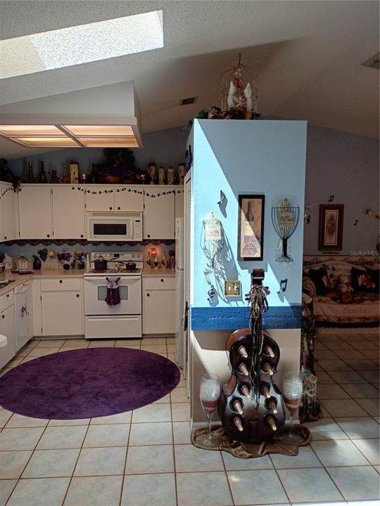 For Rent: $2,000 (3 beds, 2 baths, 1633 Square Feet)