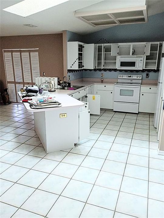 For Rent: $2,000 (3 beds, 2 baths, 1633 Square Feet)