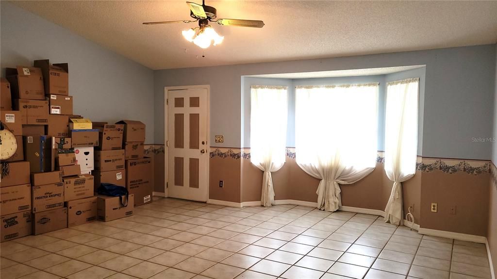 For Rent: $2,000 (3 beds, 2 baths, 1633 Square Feet)
