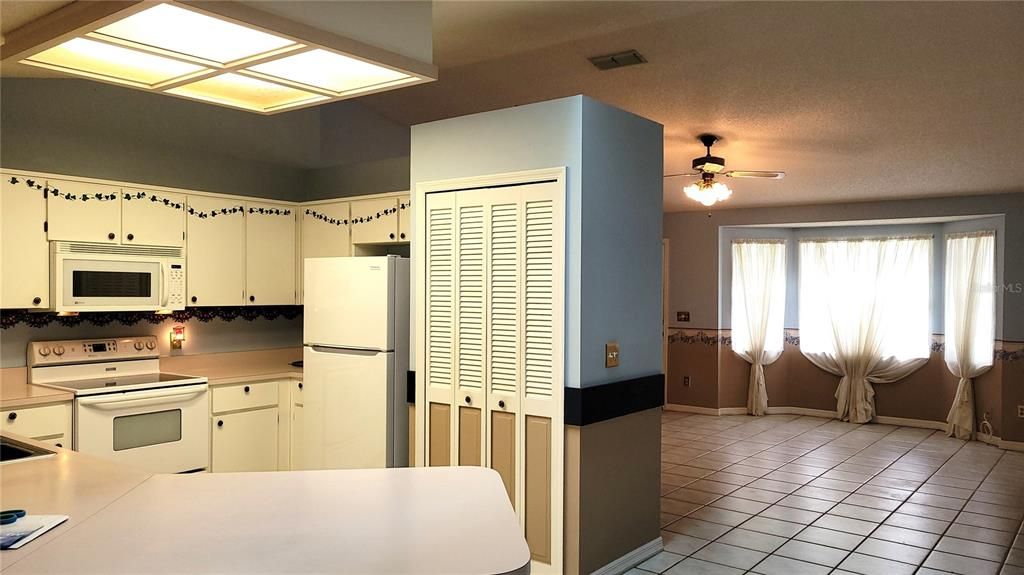 For Rent: $2,000 (3 beds, 2 baths, 1633 Square Feet)