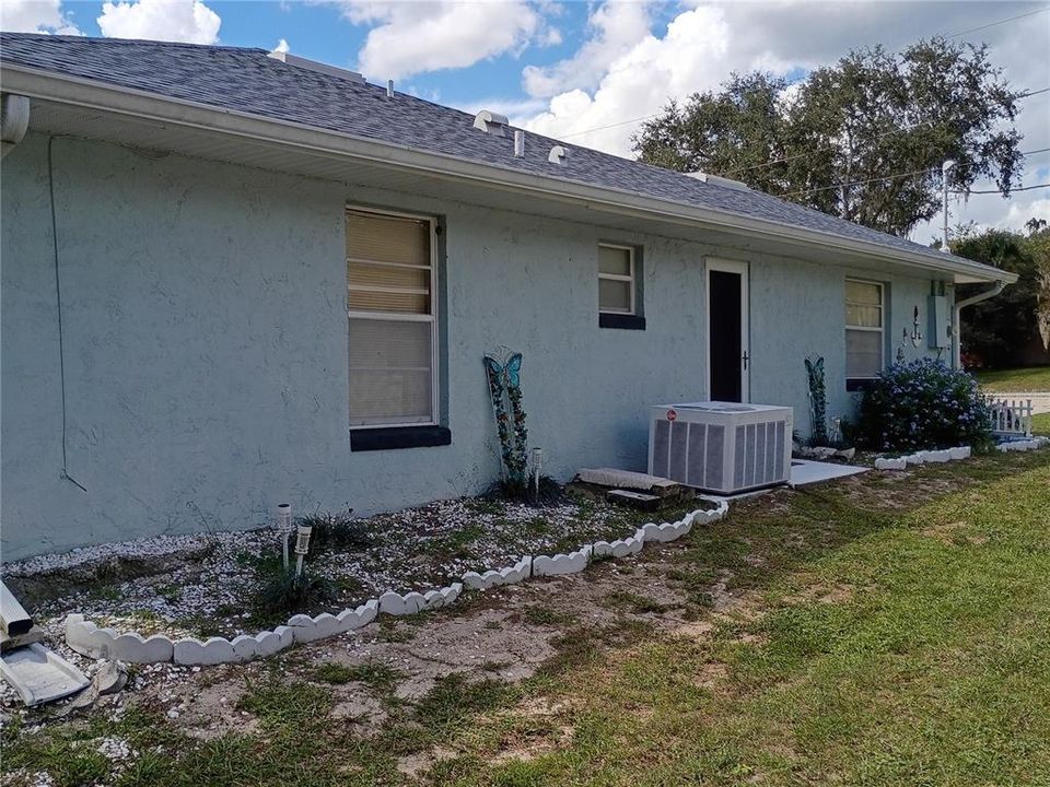 For Rent: $2,000 (3 beds, 2 baths, 1633 Square Feet)