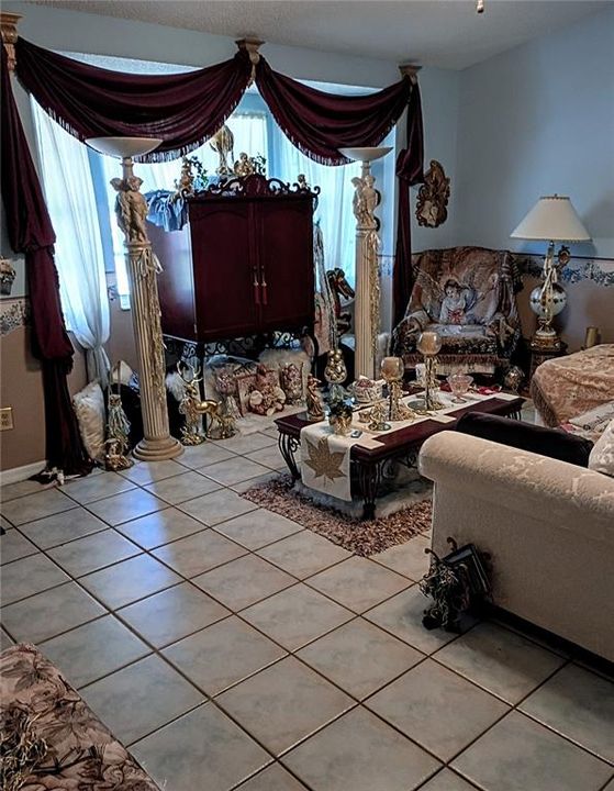 For Rent: $2,000 (3 beds, 2 baths, 1633 Square Feet)