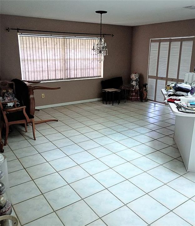 For Rent: $2,000 (3 beds, 2 baths, 1633 Square Feet)