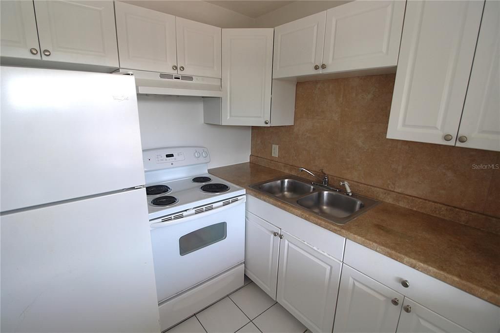 For Rent: $1,250 (1 beds, 1 baths, 598 Square Feet)