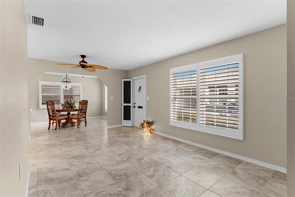 For Sale: $179,999 (2 beds, 2 baths, 1060 Square Feet)