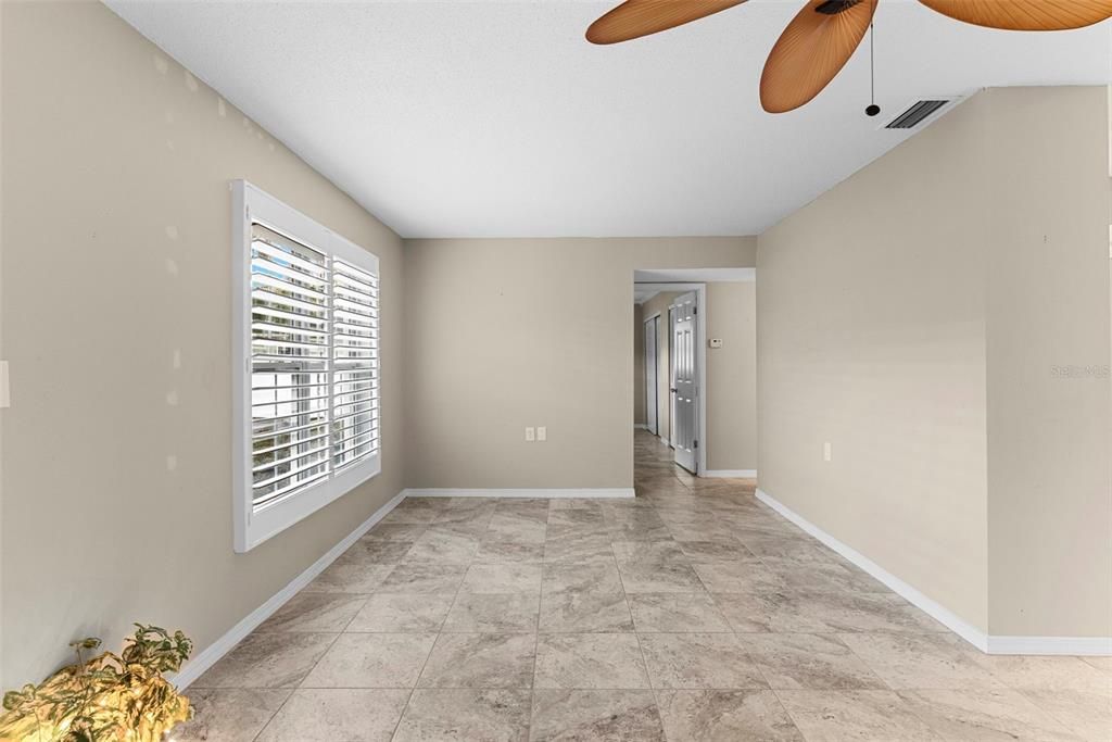 For Sale: $179,999 (2 beds, 2 baths, 1060 Square Feet)