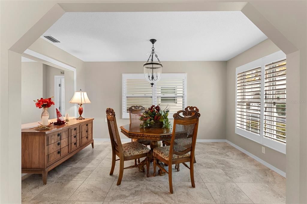 For Sale: $179,999 (2 beds, 2 baths, 1060 Square Feet)