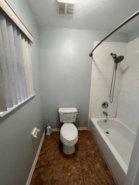 For Rent: $3,000 (6 beds, 3 baths, 2778 Square Feet)