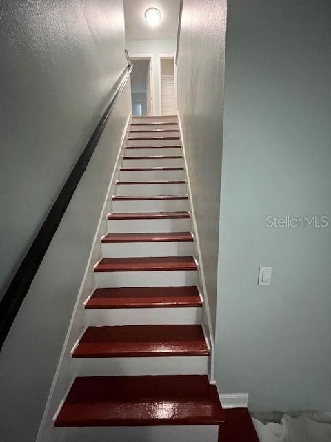 For Rent: $3,000 (6 beds, 3 baths, 2778 Square Feet)