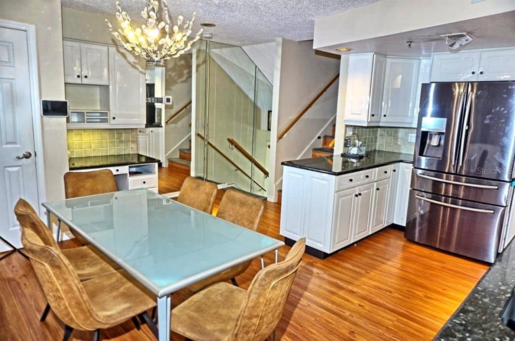 En Venta: $459,900 (3 camas, 2 baños, 2723 Pies cuadrados)