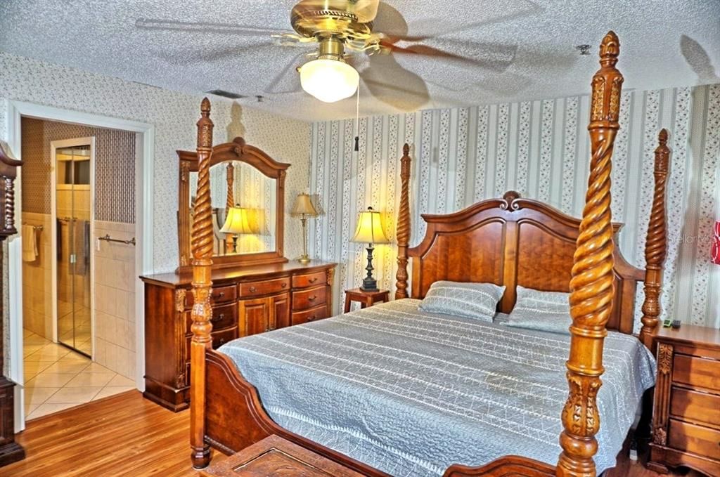 En Venta: $459,900 (3 camas, 2 baños, 2723 Pies cuadrados)