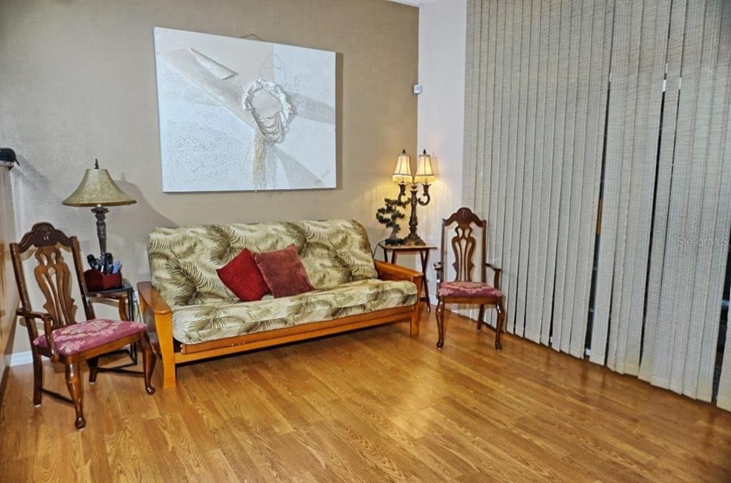 En Venta: $459,900 (3 camas, 2 baños, 2723 Pies cuadrados)