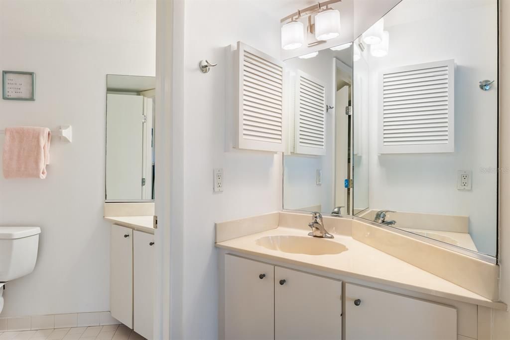 待售: $849,000 (1 贝兹, 1 浴室, 730 平方英尺)