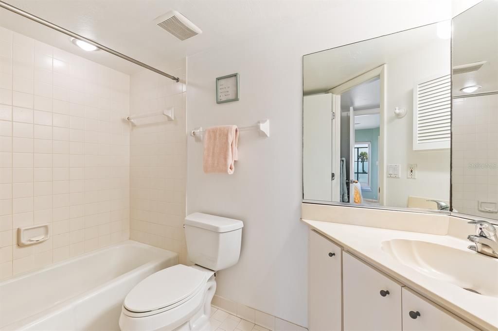 待售: $849,000 (1 贝兹, 1 浴室, 730 平方英尺)