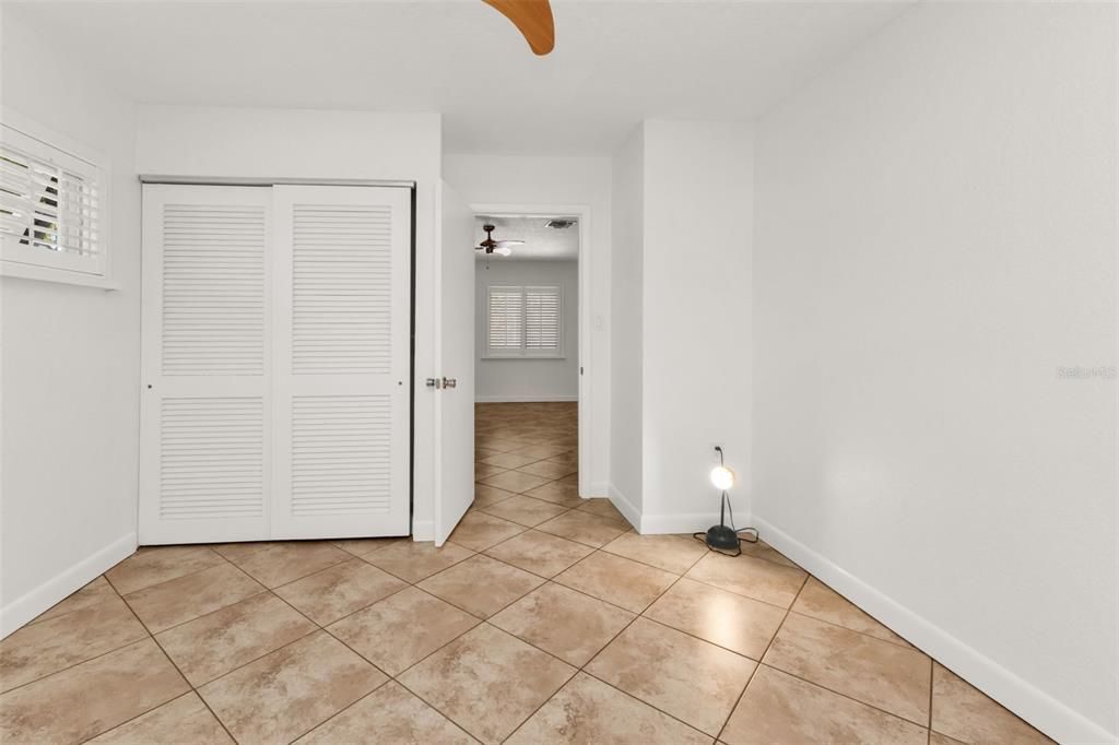 На продажу: $265,000 (2 спален, 1 ванн, 1084 Квадратных фут)