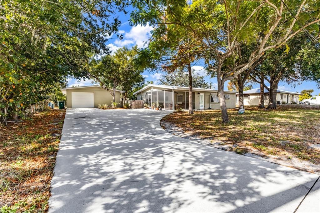 На продажу: $265,000 (2 спален, 1 ванн, 1084 Квадратных фут)