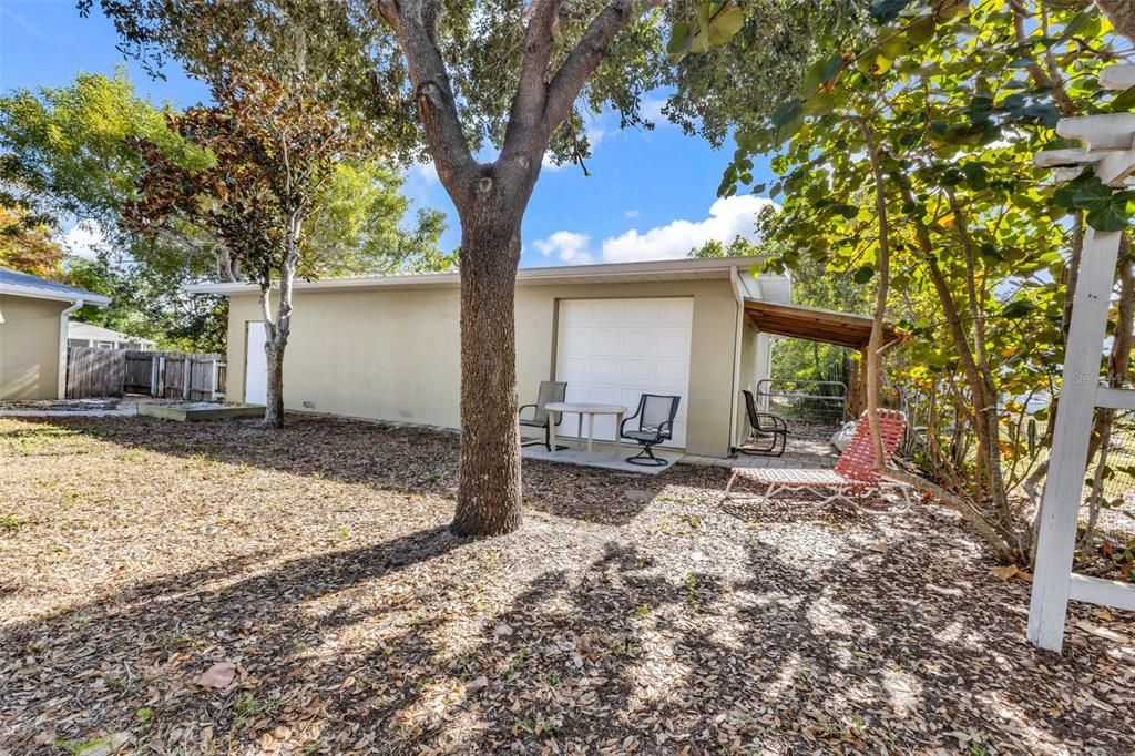 На продажу: $265,000 (2 спален, 1 ванн, 1084 Квадратных фут)