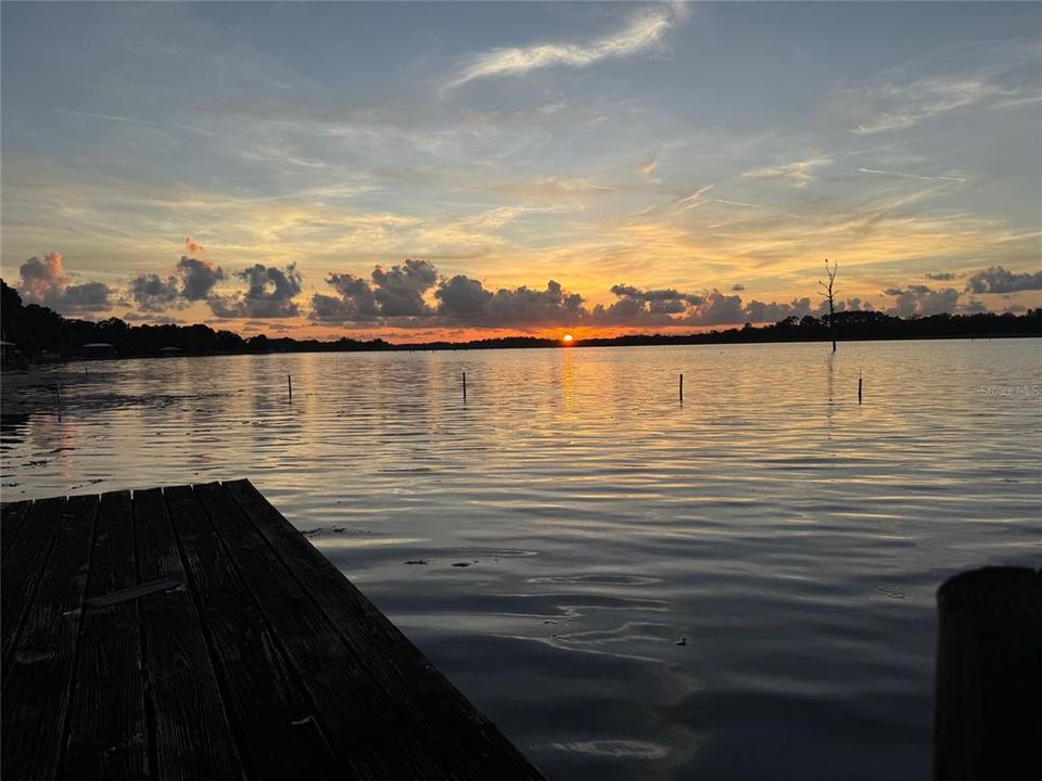 For Sale: $389,000 (2 beds, 1 baths, 1056 Square Feet)