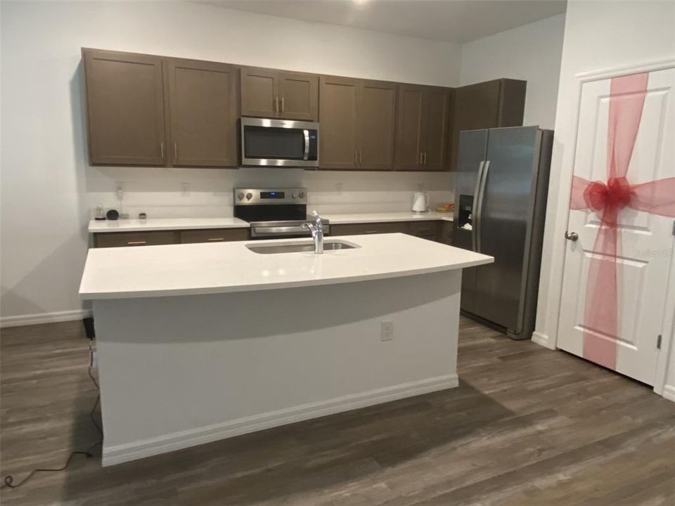 В аренду: $2,150 (3 спален, 2 ванн, 1673 Квадратных фут)