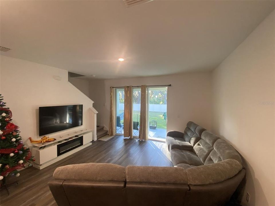 В аренду: $2,150 (3 спален, 2 ванн, 1673 Квадратных фут)