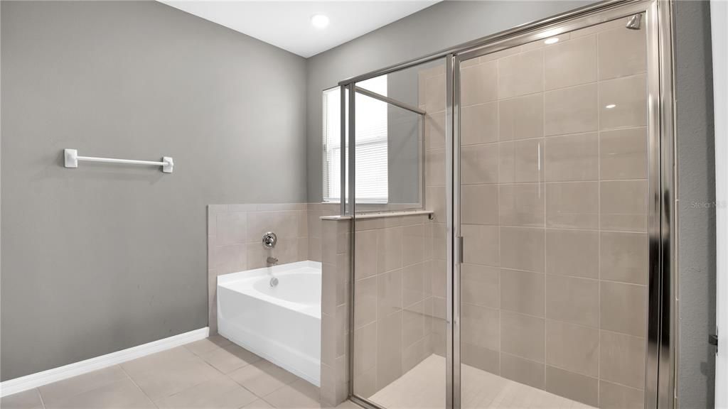 For Rent: $2,450 (4 beds, 2 baths, 2045 Square Feet)