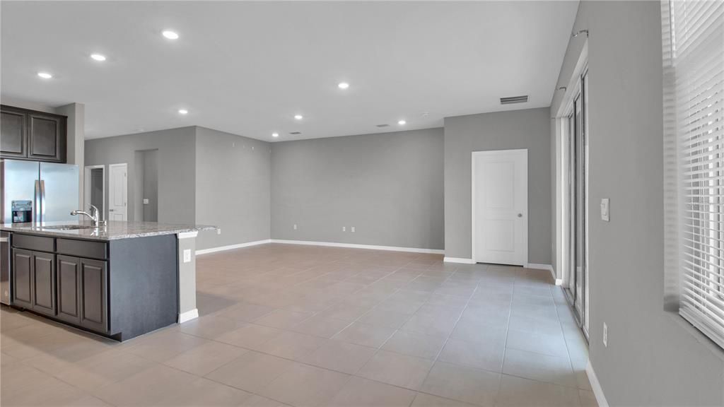 For Rent: $2,450 (4 beds, 2 baths, 2045 Square Feet)