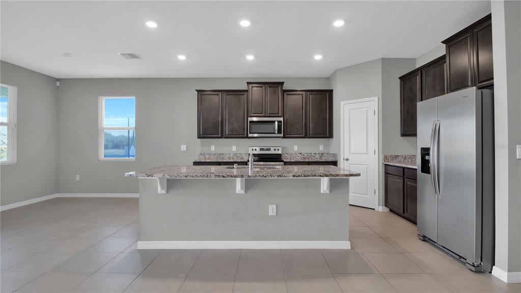 For Rent: $2,450 (4 beds, 2 baths, 2045 Square Feet)