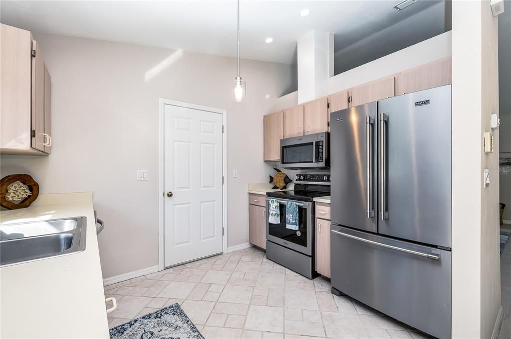 Activo con contrato: $229,000 (3 camas, 1 baños, 1008 Pies cuadrados)