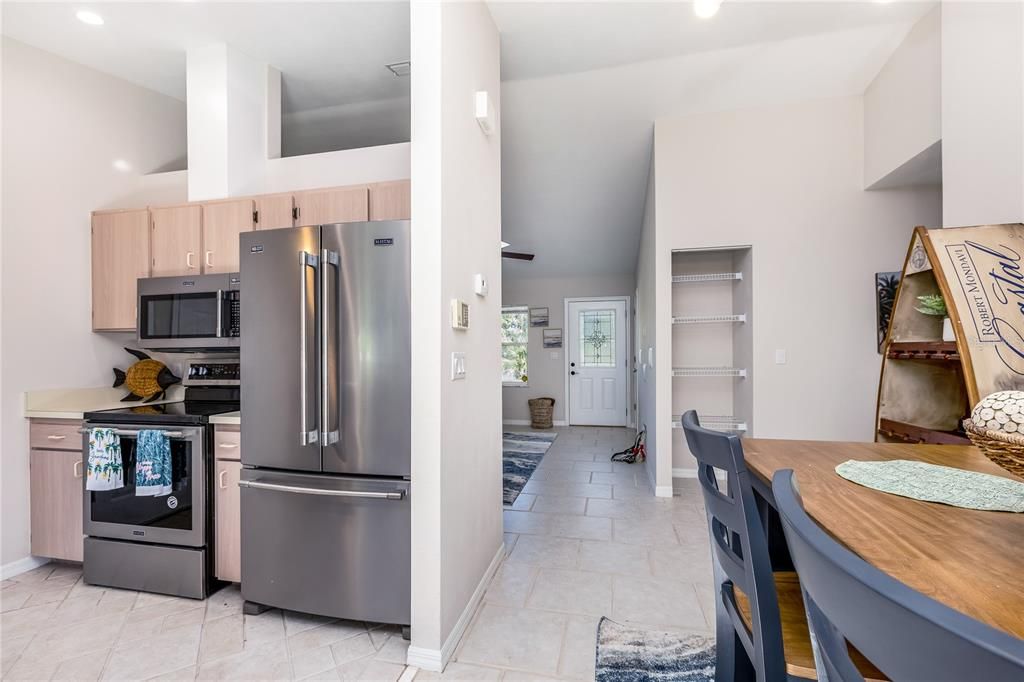 Activo con contrato: $229,000 (3 camas, 1 baños, 1008 Pies cuadrados)