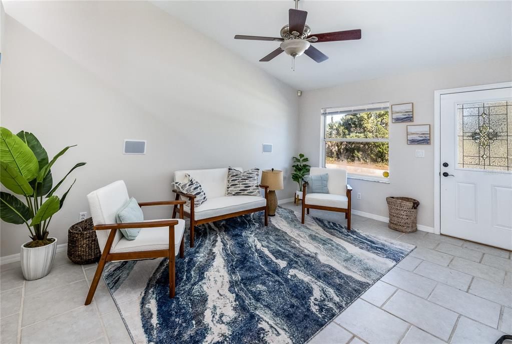 Activo con contrato: $229,000 (3 camas, 1 baños, 1008 Pies cuadrados)