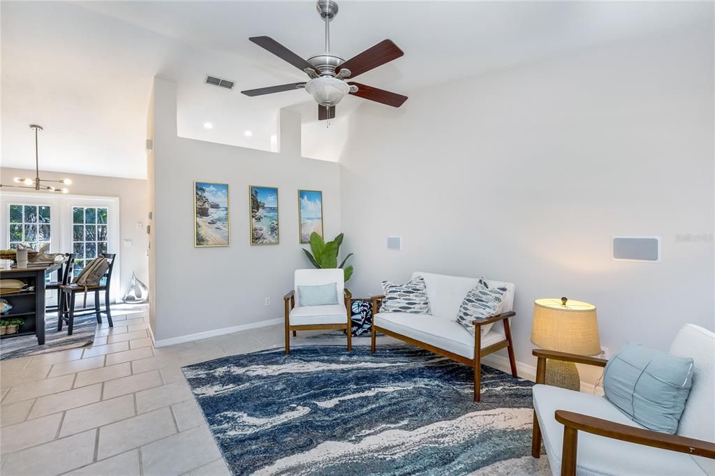 Activo con contrato: $229,000 (3 camas, 1 baños, 1008 Pies cuadrados)