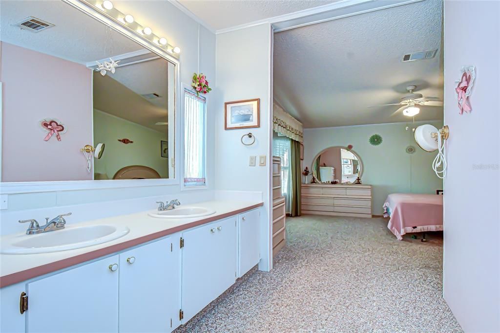 待售: $169,500 (2 贝兹, 2 浴室, 1232 平方英尺)