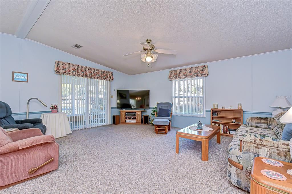 待售: $169,500 (2 贝兹, 2 浴室, 1232 平方英尺)