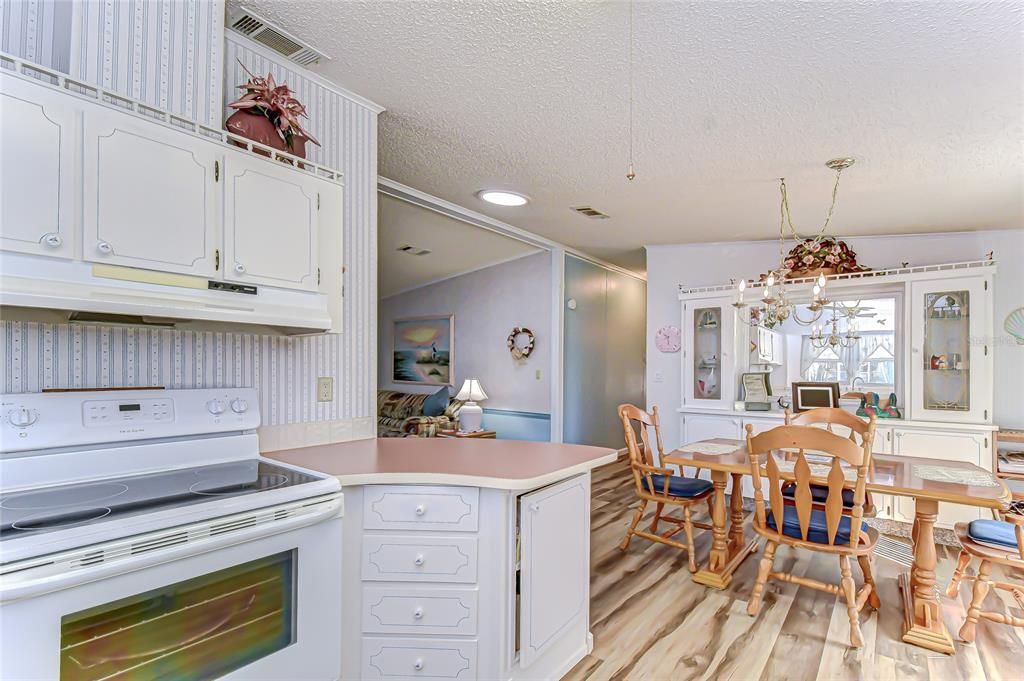 待售: $169,500 (2 贝兹, 2 浴室, 1232 平方英尺)