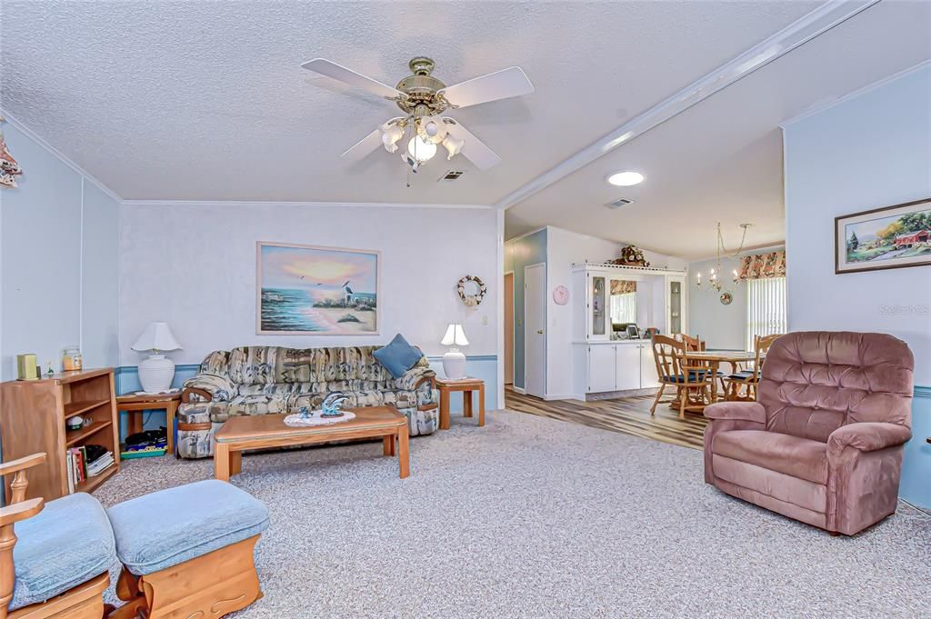 待售: $169,500 (2 贝兹, 2 浴室, 1232 平方英尺)